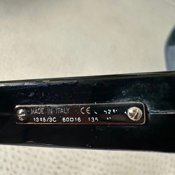 CHANEL Black Quilted Case with Black Oversized Sunglasses - Picture 4 of 5